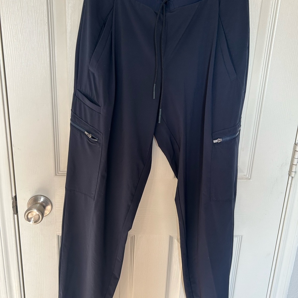 Athleta Women’s Navy Cargo Pants